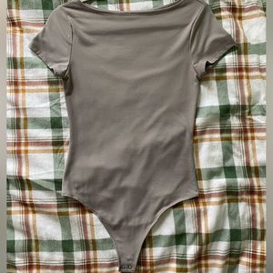 Abercrombie & Fitch Short Sleeve Seamless Fabric Boatneck Bodysuit| Taupe| Small
